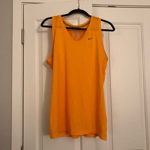 Nike Women’s Dry-Fit Size XL Muscle Shirt